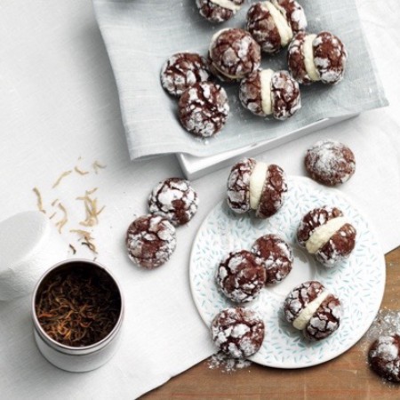Mini Chocolate Cookies with Jasmine Ganache