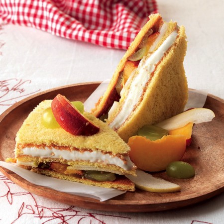 Ice Cream and Fresh Fruit Sandwiches