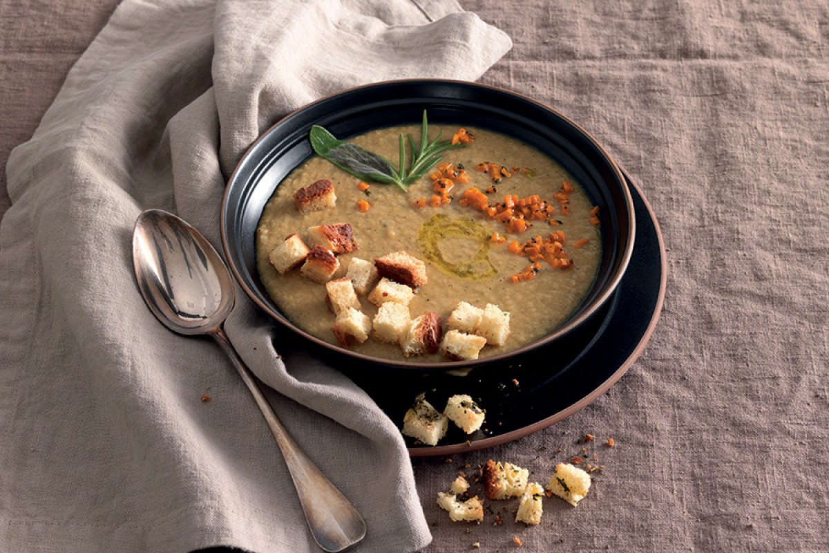 Chickpea Puree With Herb Croutons Recipe - La Cucina Italiana