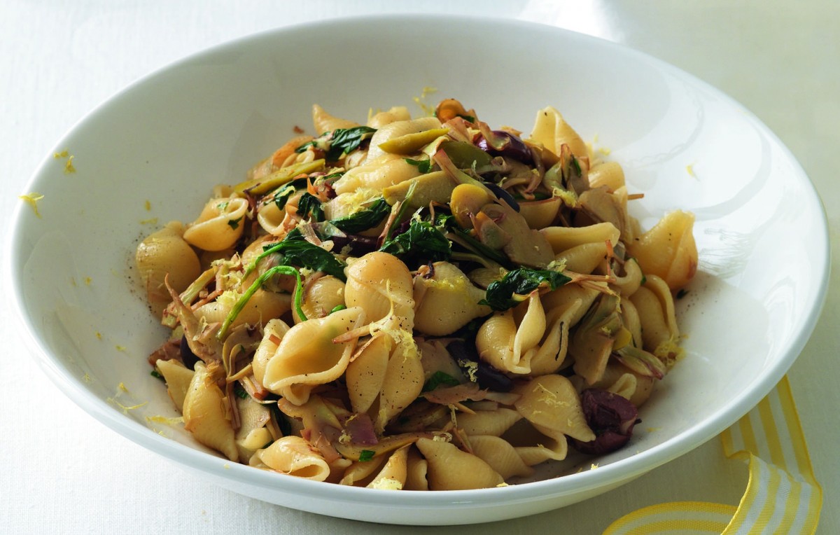 Pasta With Artichokes and Spinach Recipe - La Cucina Italiana