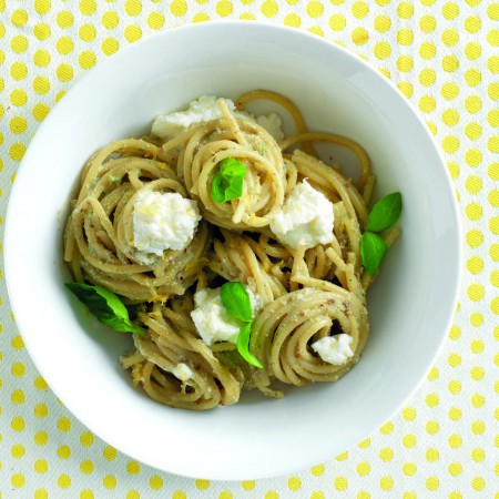 Spaghetti With Ricotta and Olives