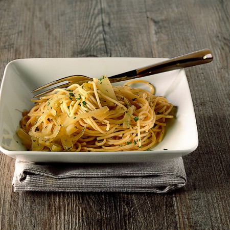 Spaghetti With Vernaccia and Onion Jus