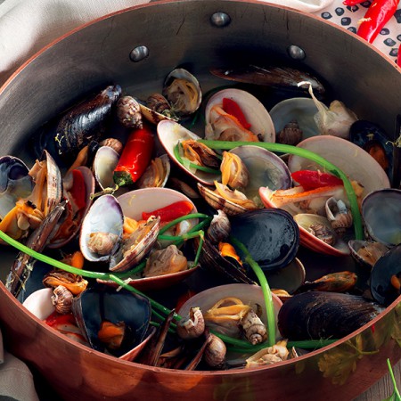 Shellfish Skillet with Lemon