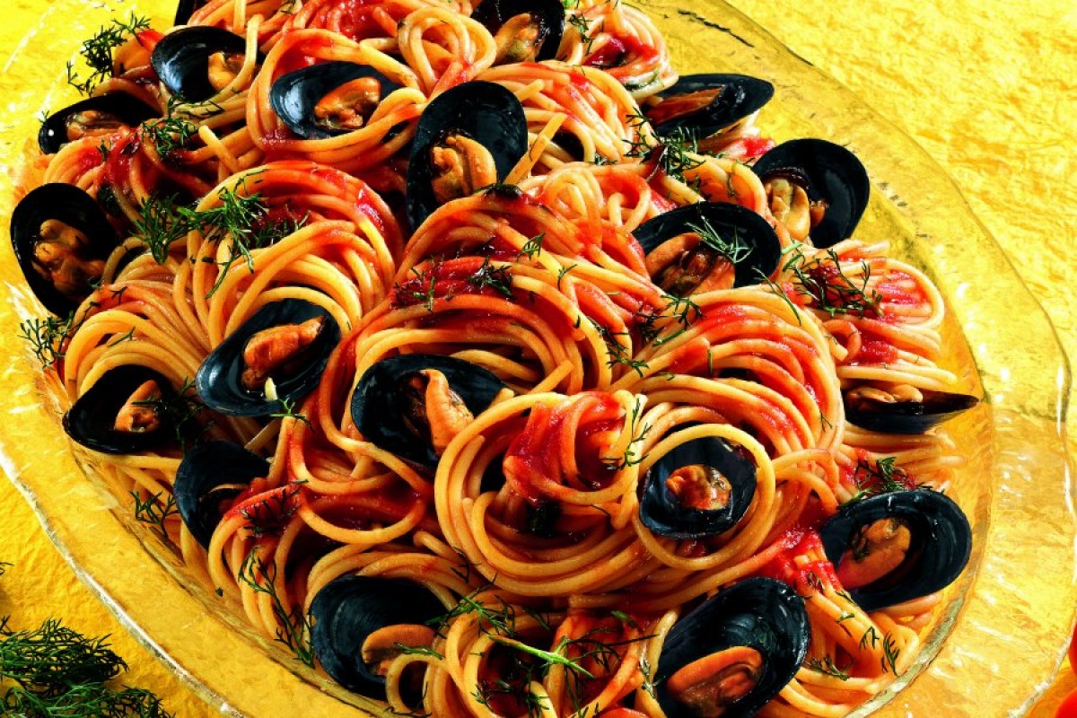 Mediterranean Linguine Recipe - La Cucina Italiana