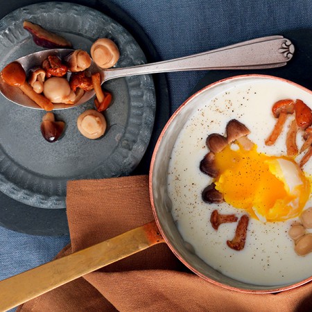 Fondue with Poached Egg and Mushrooms