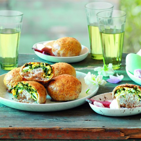 Whole-grain Rolls with Eggs and Spinach