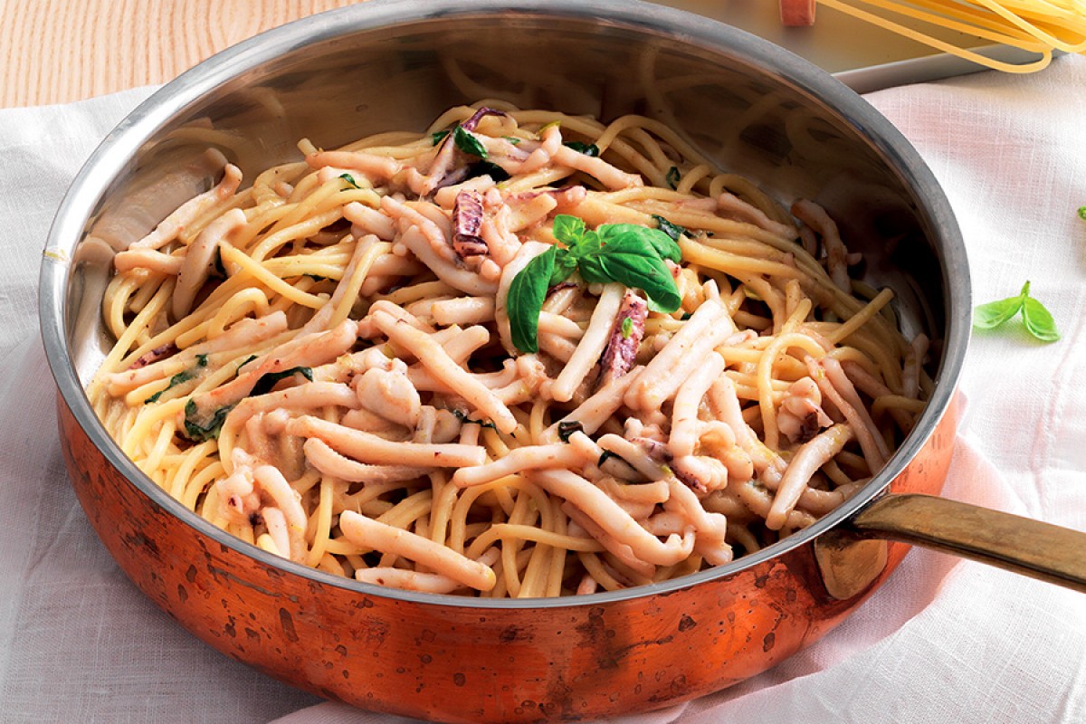 Spaghetti With Spring Onion Cream, Squid, and Anchovy Butter-image
