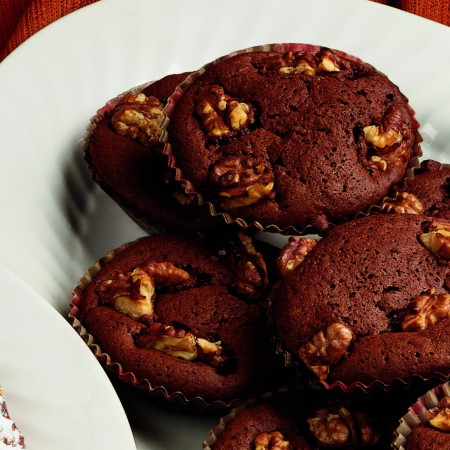 Mini-Cakes with Walnuts and Chocolate