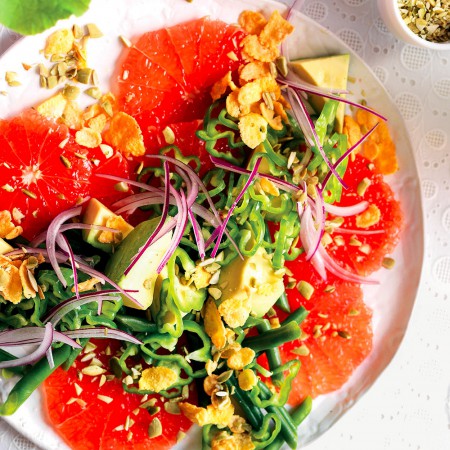 Mixed Salad with Sweet Italian Chili Peppers, Corn Flakes and Grapefruit