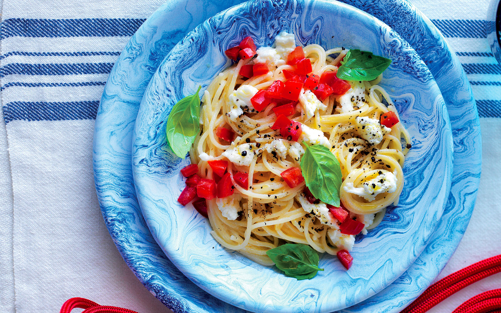 Pasta Bambini Spaghetti with Tomatoes and Mozzarella