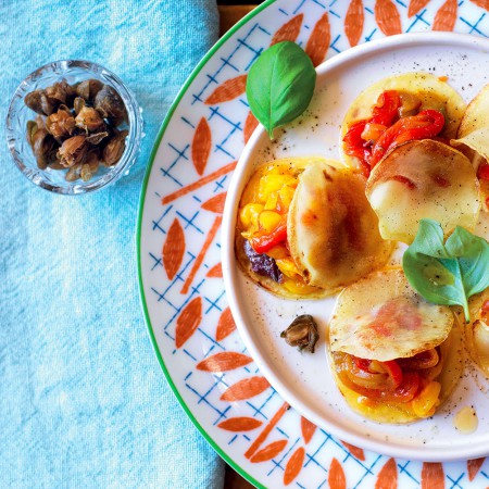 Chips with Bell Peppers, Anchovies and Capers