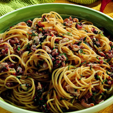 Spaghetti With Squid, Garlic, and Chili Pepper