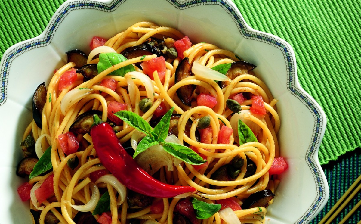 Bucatini in Spicy Sauce-image