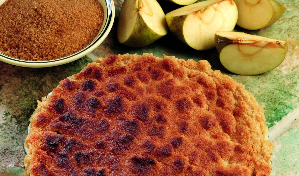 Apple and Apricot Crumble Recipe La Cucina Italiana