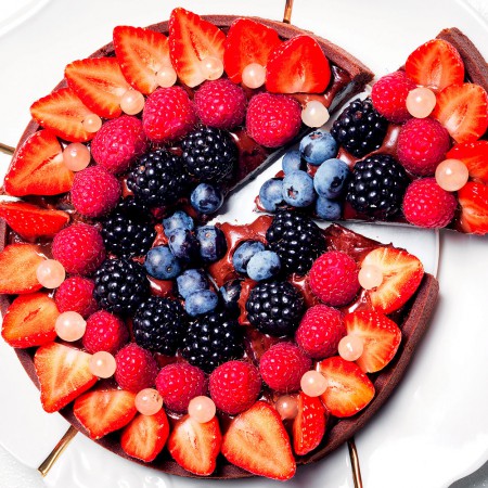 Chocolate Pie with Berries