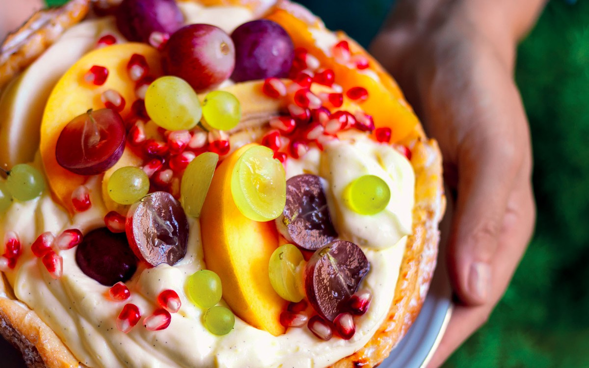 Puff Pastry Basket with Vanilla Cream-image