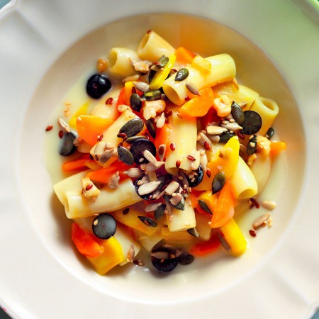 Macaroni Risotto With Carrots and Blueberries