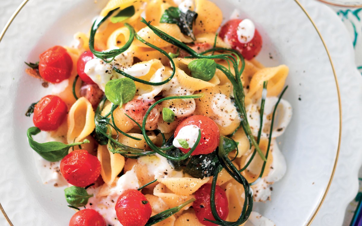 Shells with Agretti, Cherry Tomatoes and Stracciatella-image