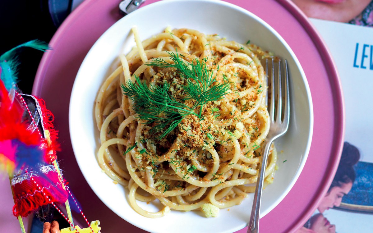 Pasta With Anchovies And Bread Crumb Recipe - La Cucina Italiana