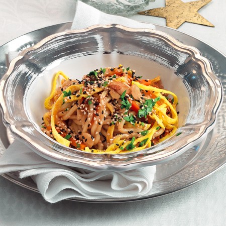 Thai Noodles with Omelette, Sesame Seeds and Almonds