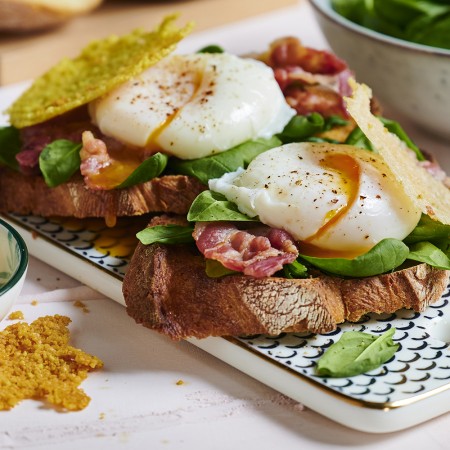 Crostone with poached egg, bacon and parmesan wafers