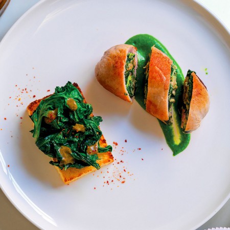 Bread, sausage, friarielli and chilli pepper