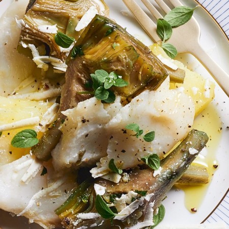 Codfish petals with artichokes and potatoes