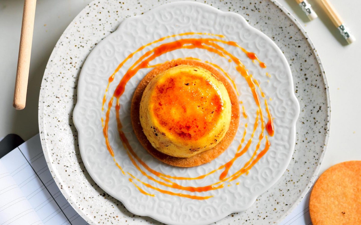 Crème Brûlée with Shortbread and Cherry Compote -image